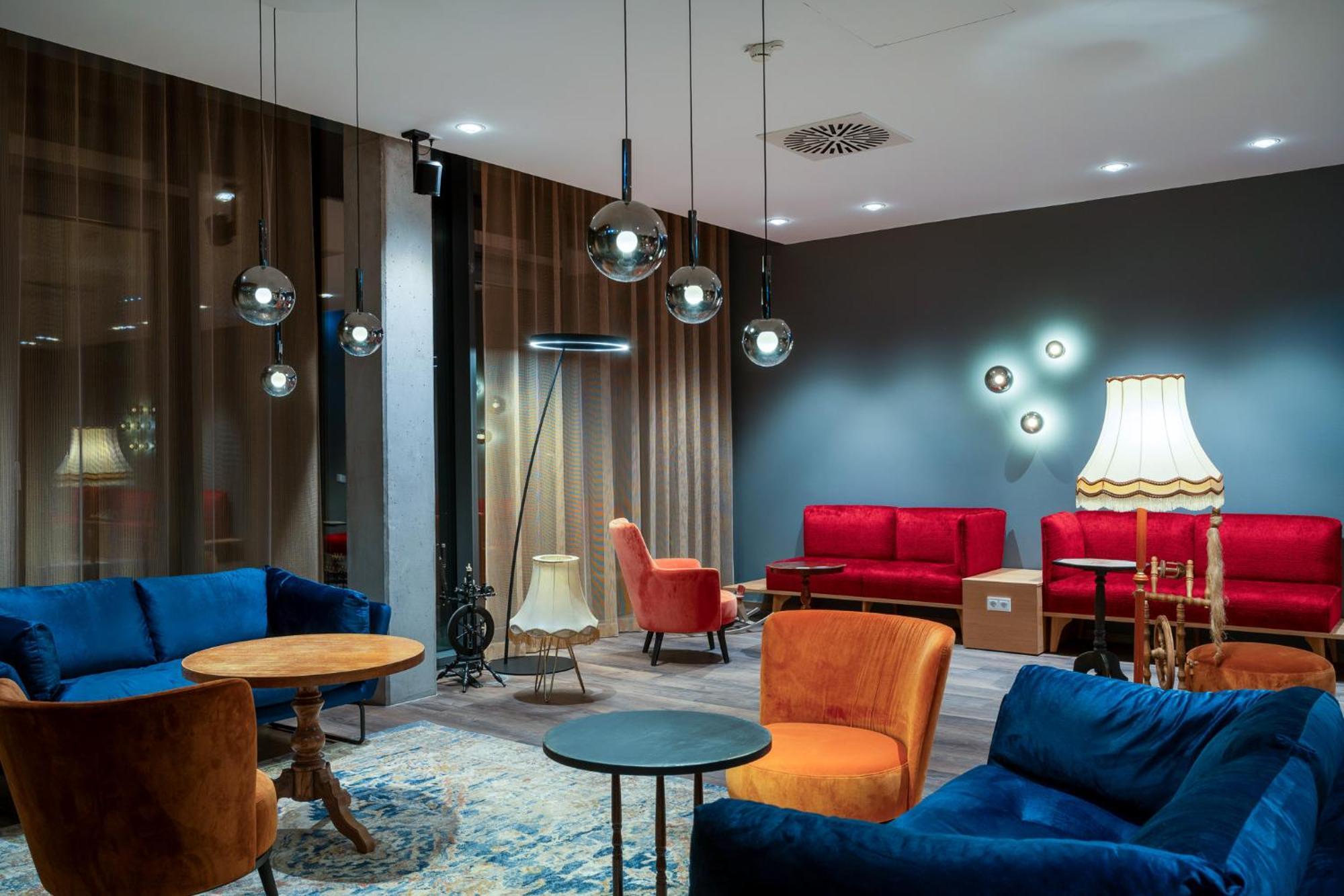 Mightytwice Hotel Ахерн Екстер'єр фото