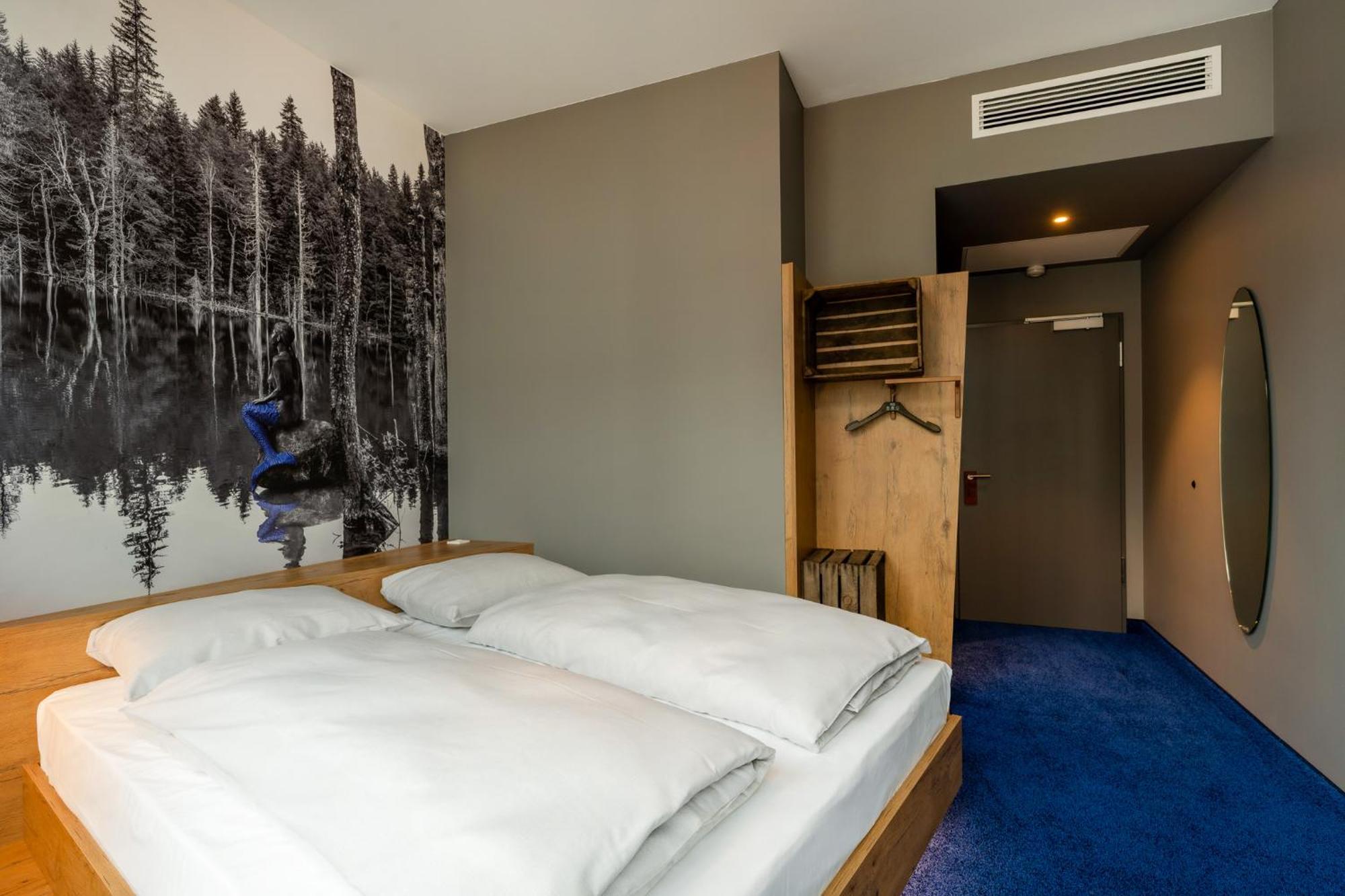 Mightytwice Hotel Ахерн Екстер'єр фото
