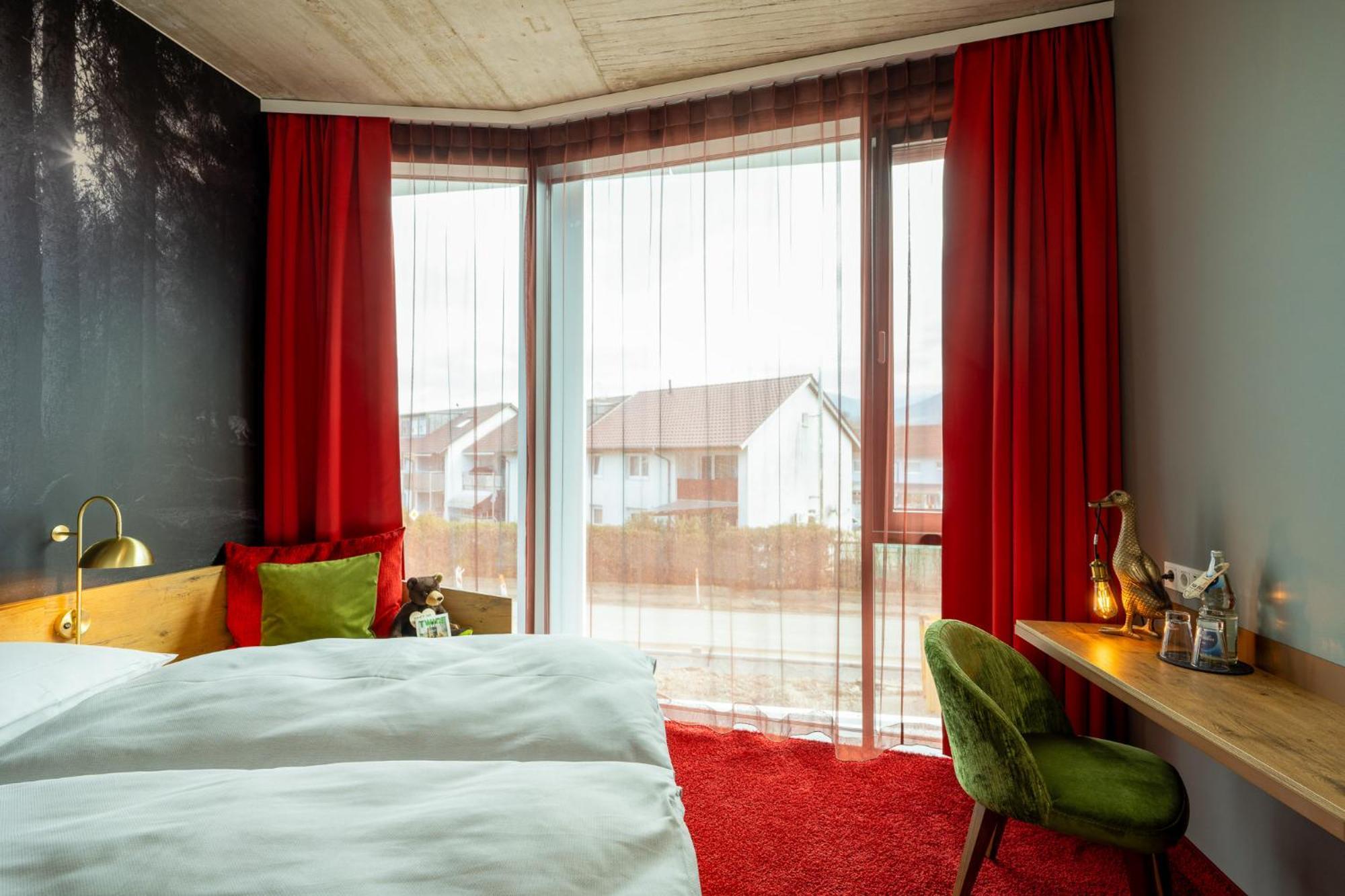 Mightytwice Hotel Ахерн Екстер'єр фото