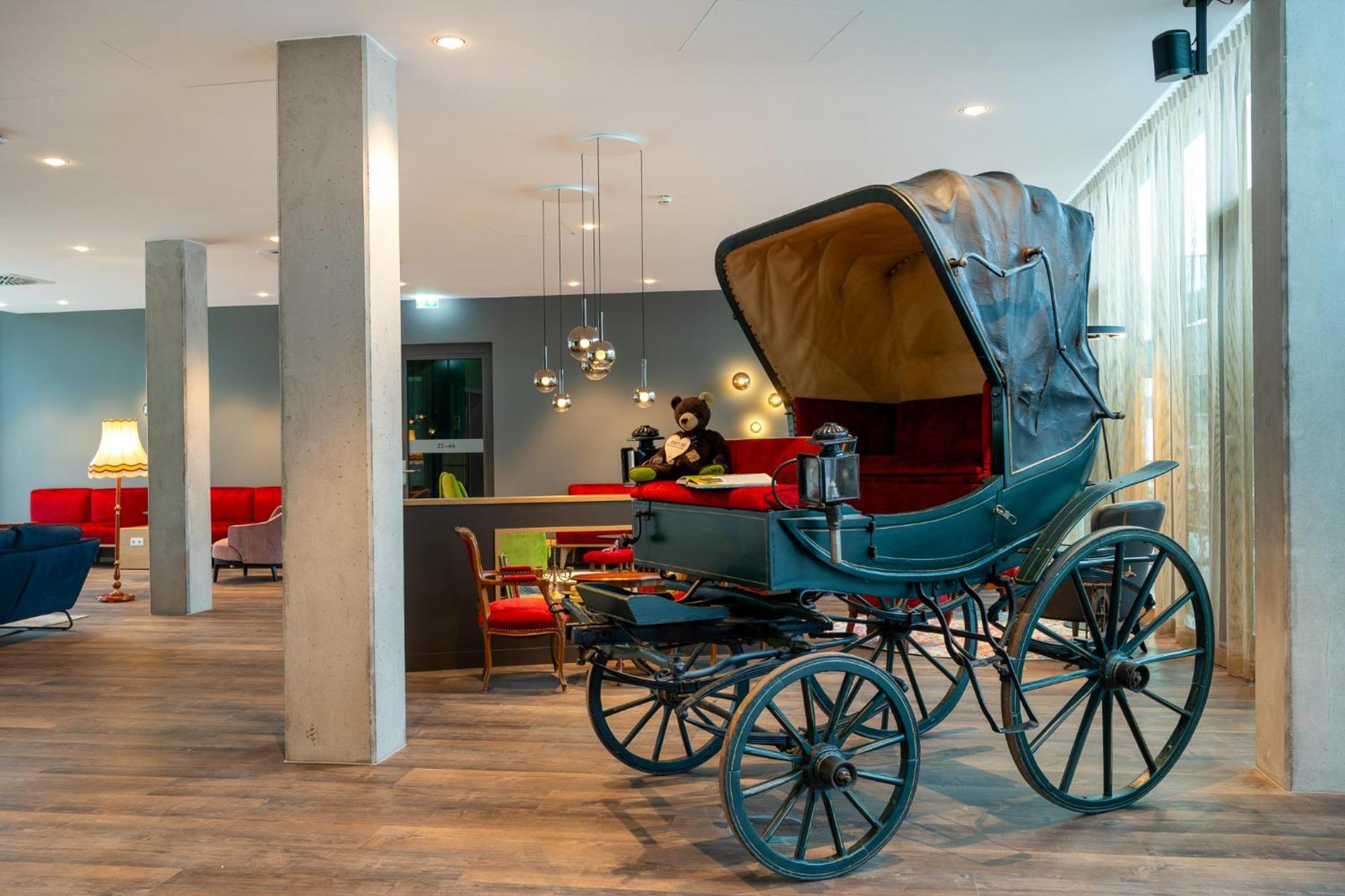Mightytwice Hotel Ахерн Екстер'єр фото